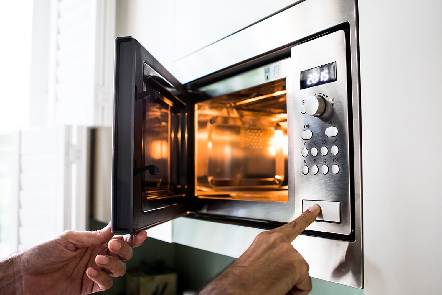 use-ceramic-bakeware-in-microwave