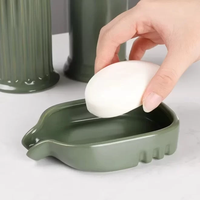 chinese-bathroom-accessories-retro-green-ceramic-hotel-custom-bathroom-set-3