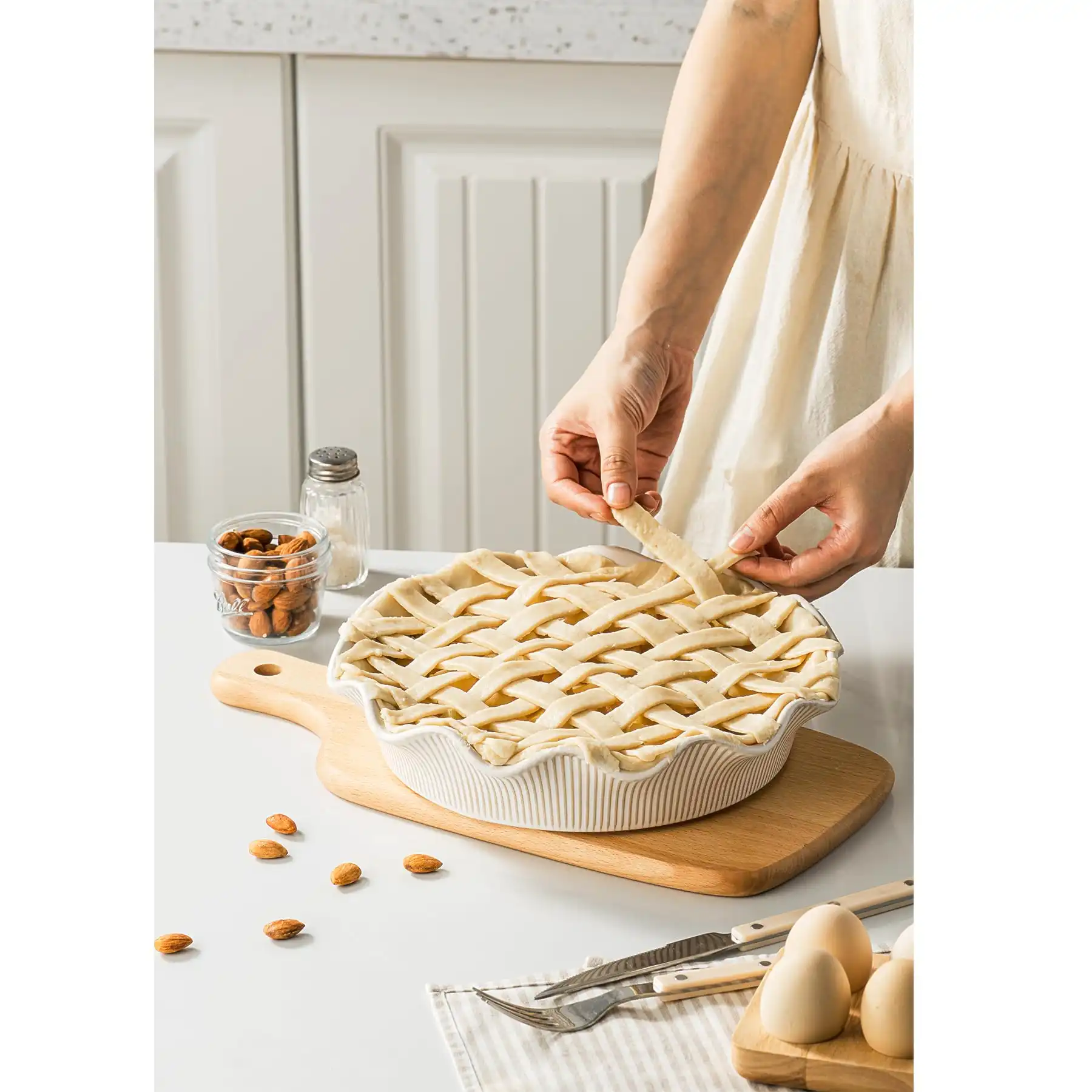 Stoneware Wholesale Pie Pans, Round Baking Dishes In Bulk-1