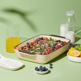 Custom Ceramic Baking Dish with Embossed Pattern, Wholesale Ceramic Bakeware