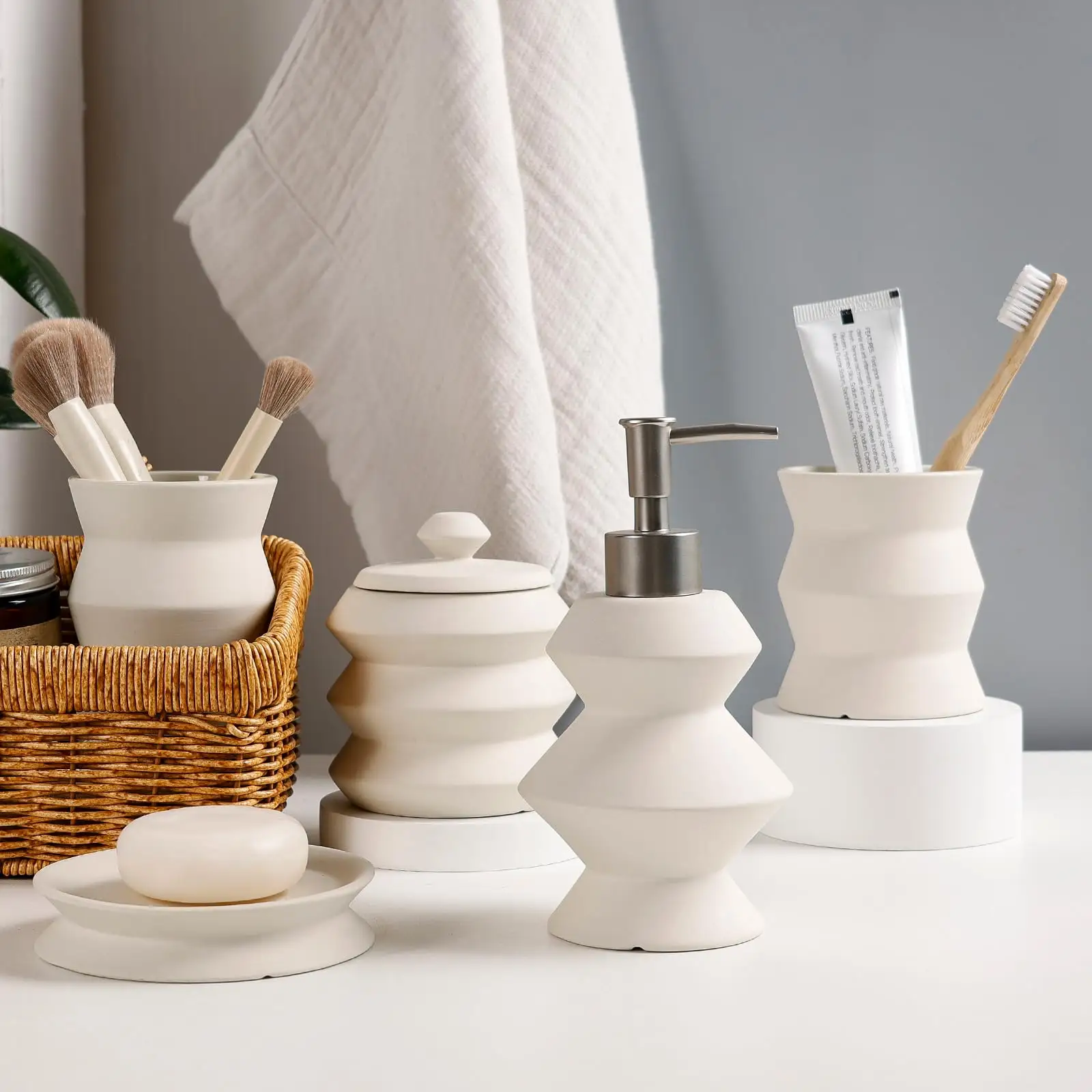 white-wholesale-bathroom-accessories-sets-bulk-ceramic-bath-accessories-2
