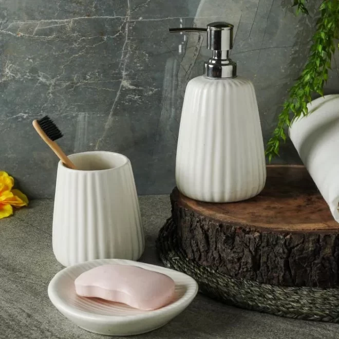 white-bathroom-set-in-bulk-3-piece-hotel-ceramic-bathroom-supplies-1