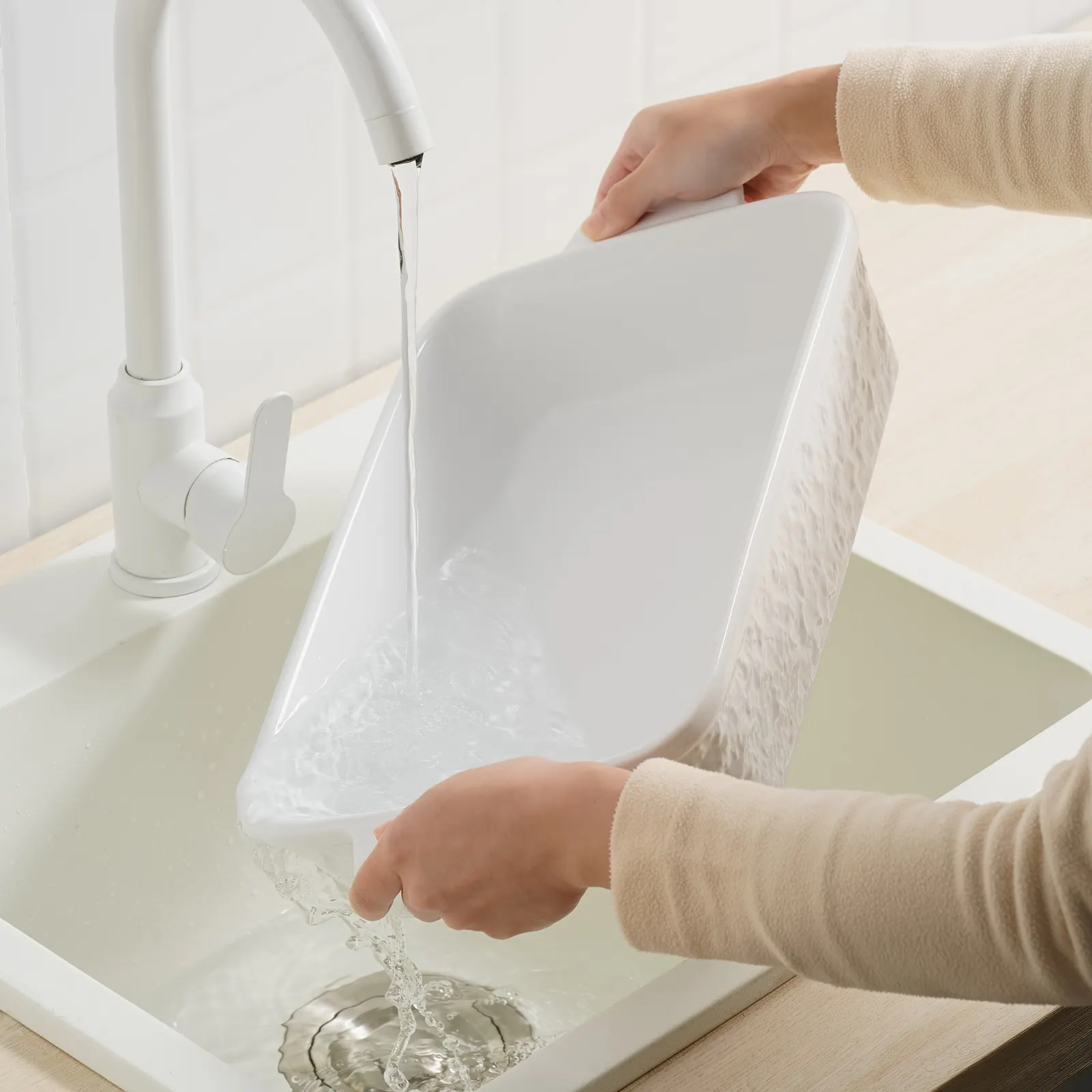 white-casserole-baking-dishes-wholesale-with-unique-texture-5