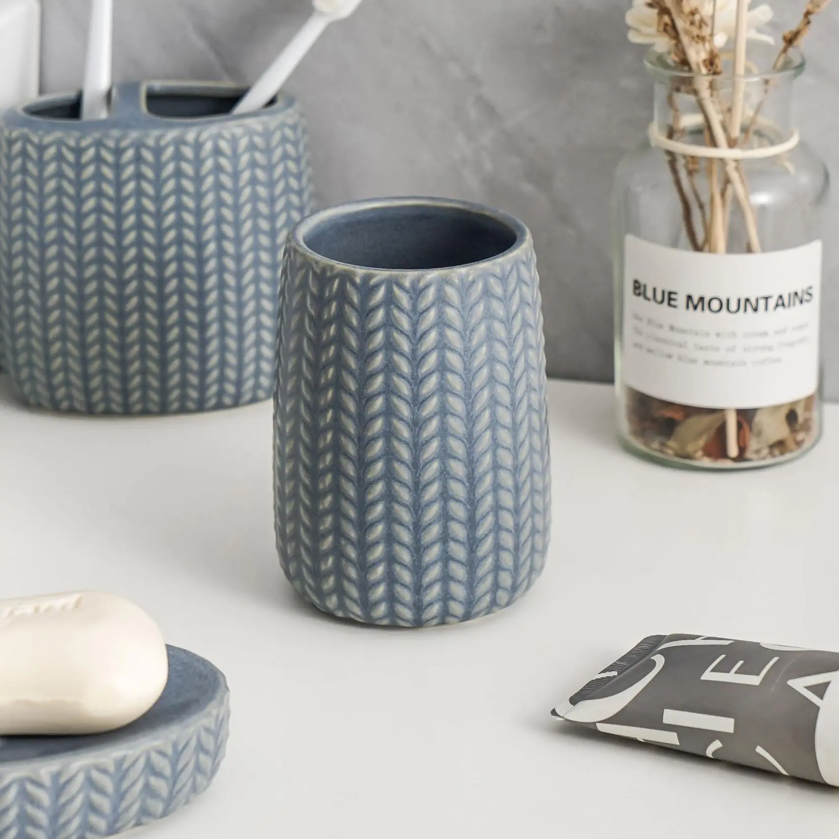 blue-bathroom-accessories-set-wholesale-3