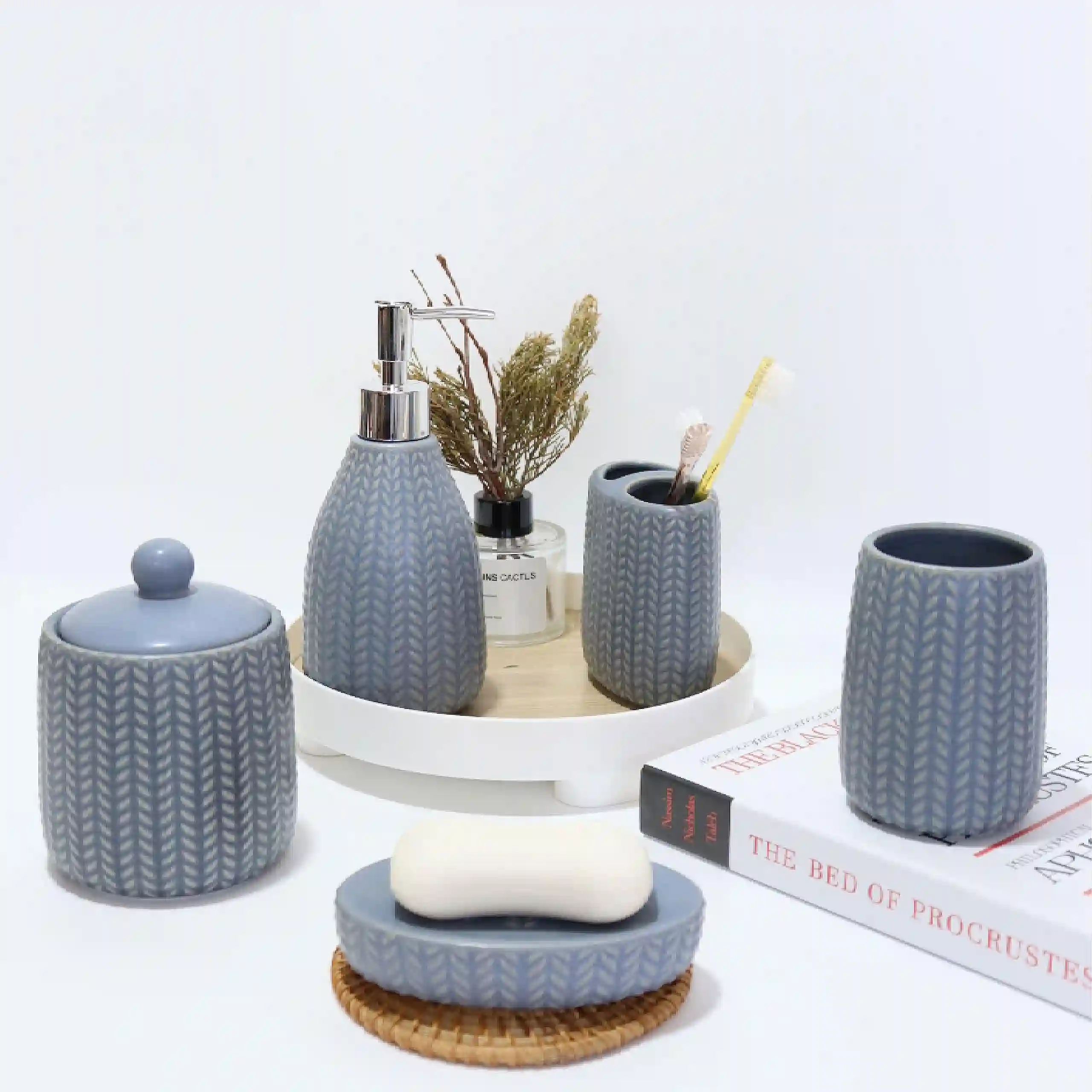 blue-bathroom-accessories-set​-wholesale-1