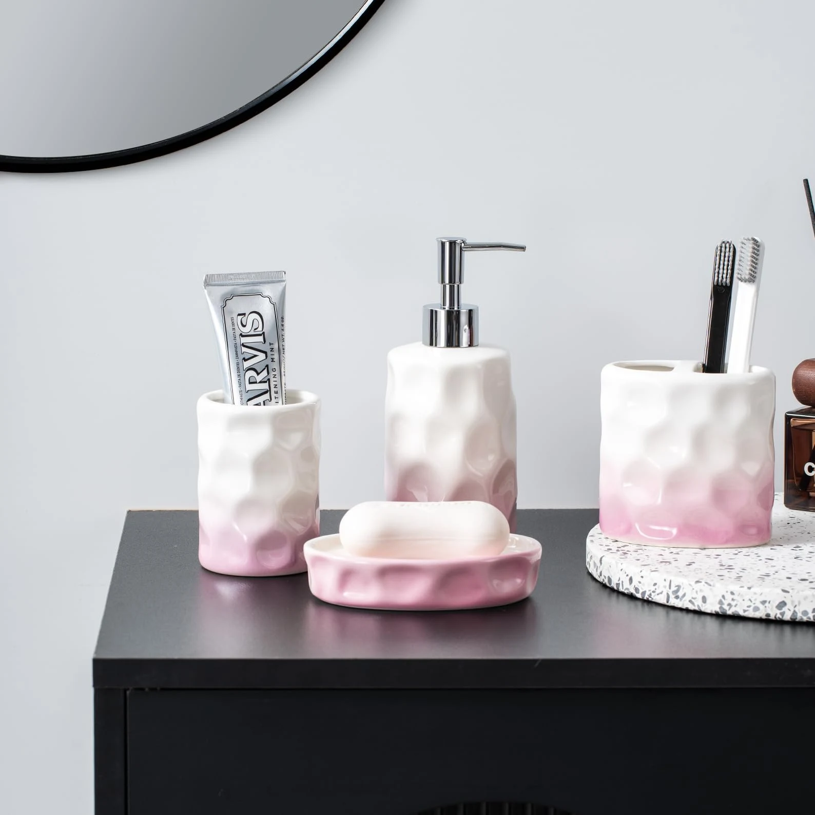 ceramic-gradient-pink-bathroom-accessories-3