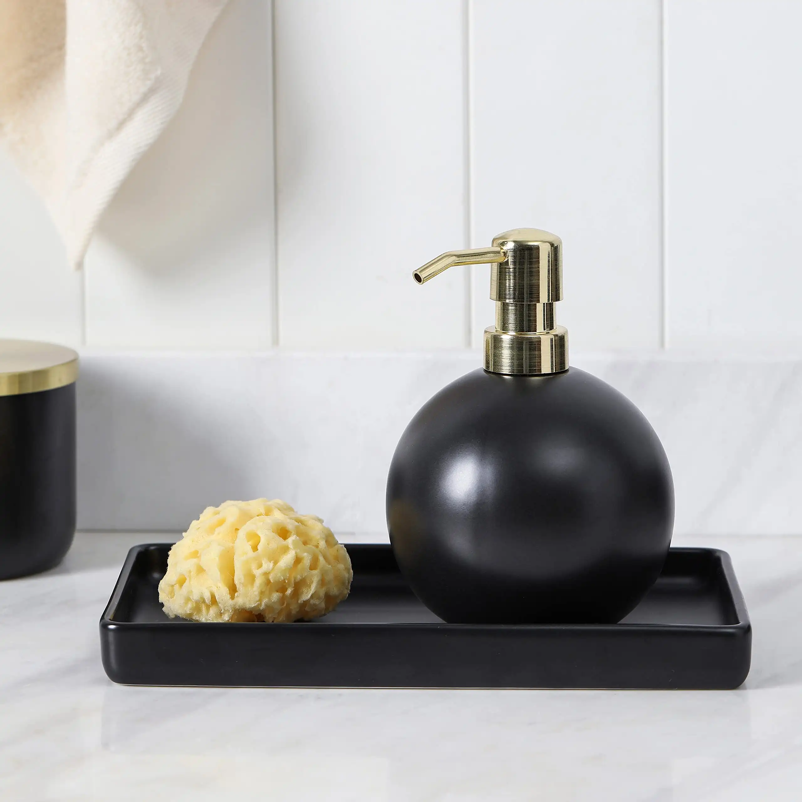 wholesale-luxury-bath-accessories-bulk-ceramic-bathroom-set-7